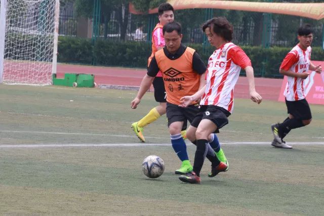 东契奇谈里夫斯：从伤病中恢复过来很艰难 我们知道他会反弹的